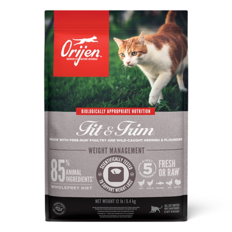 Vue de face du sac de croquettes ORIJEN Fit & Trim avec l'étiquette et les principaux avantages.