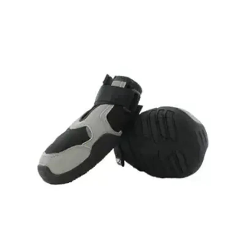 Gros plan sur les chaussons I-Dog Khan Pad N'Polar 64mm Noir pour chien : trous de ventilation, déta