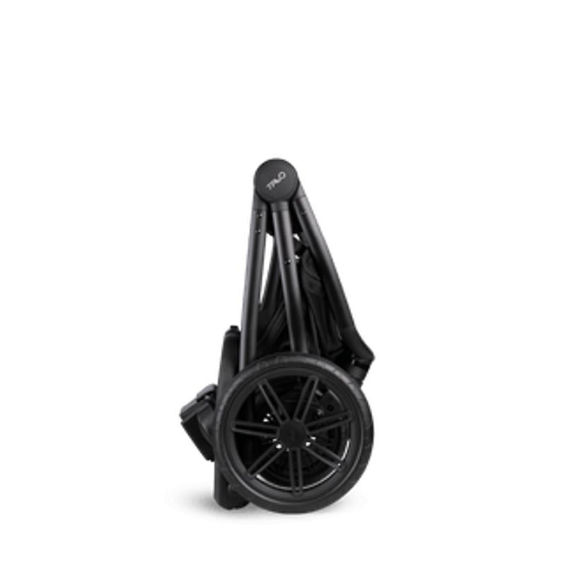 Angle arrière de la poussette Tavo Pets Roscoe Trek chocolat, montrant le guidon et le frein à une t