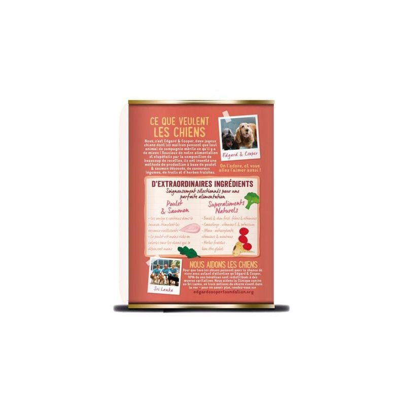 Gros plan sur des morceaux de croquettes Edgard & Cooper pour chien senior, montrant texture et form