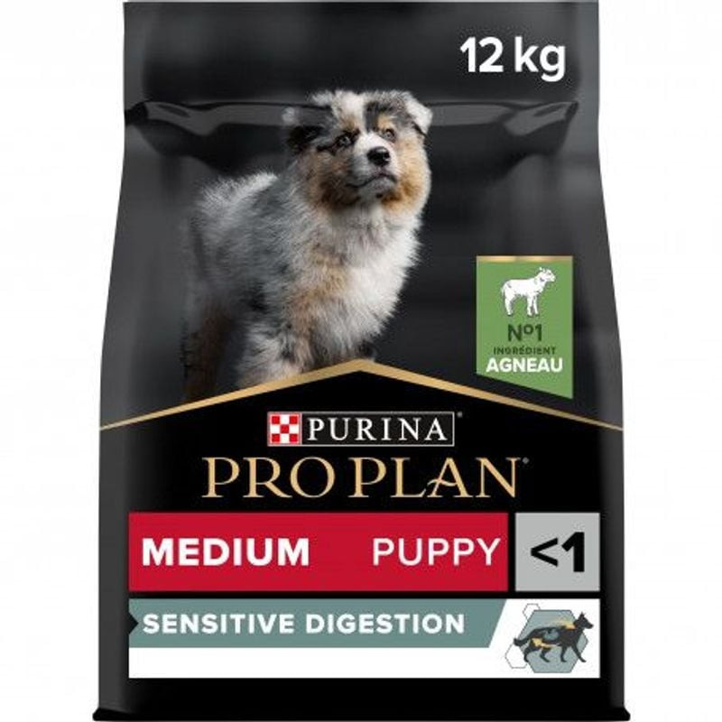 Sac de croquettes Purina Pro Plan Medium Puppy digestion sensible à l'agneau sur fond blanc.