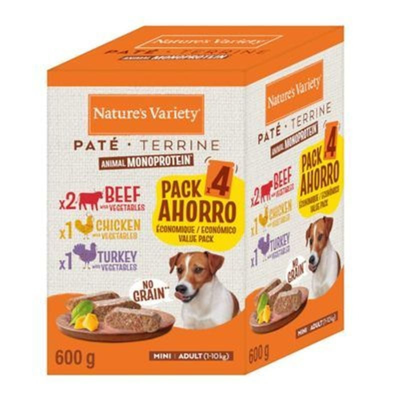 Plan rapproché des pochons de pâtée pour chien Nature's Variety, présentant les saveurs bœuf, poulet