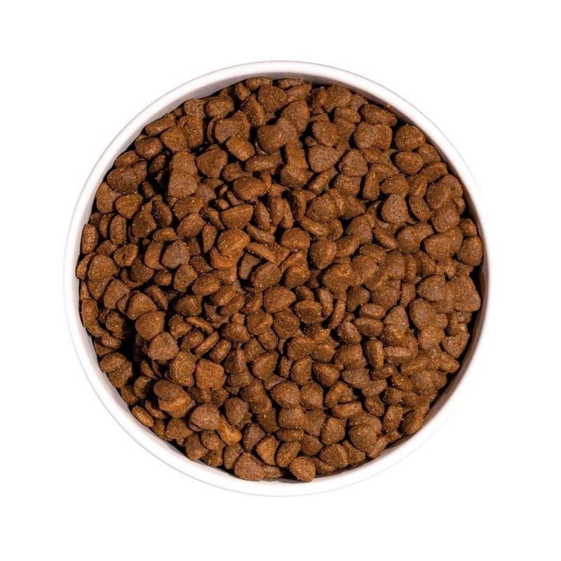Gros plan sur les croquettes pour chat Ownat 1143440, montrant la texture et la qualité des ingrédie