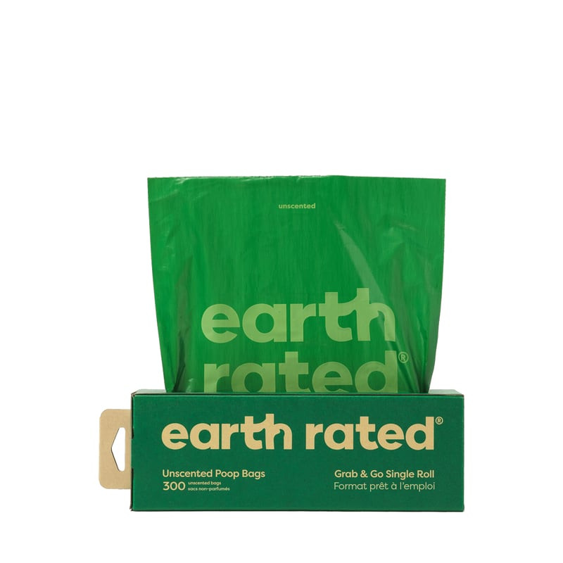 Earth Rated Sacs à crottes sans parfum, lot de 300 dans un distributeur en carton, montrant l'emball