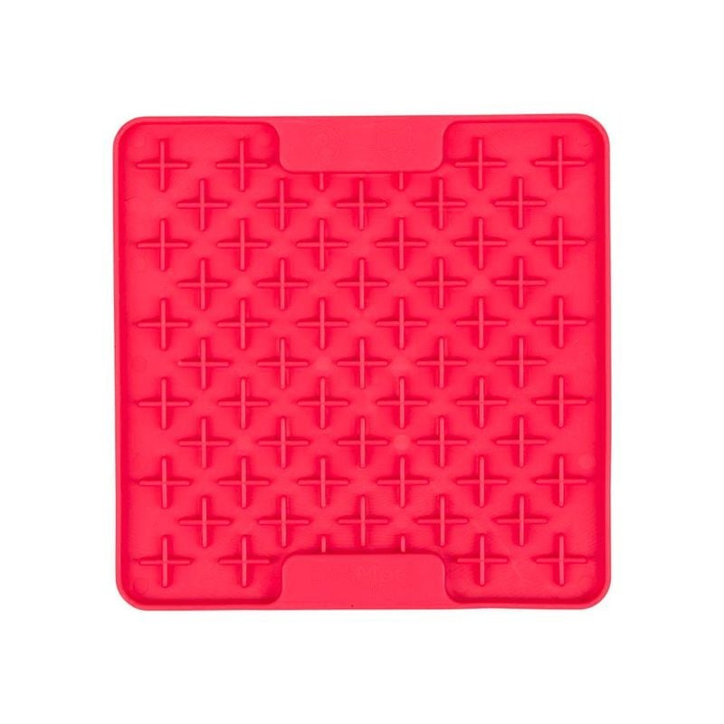 Gros plan de la texture en caoutchouc du LickiMat Mini Buddy montrant le motif labyrinthe pour le lé