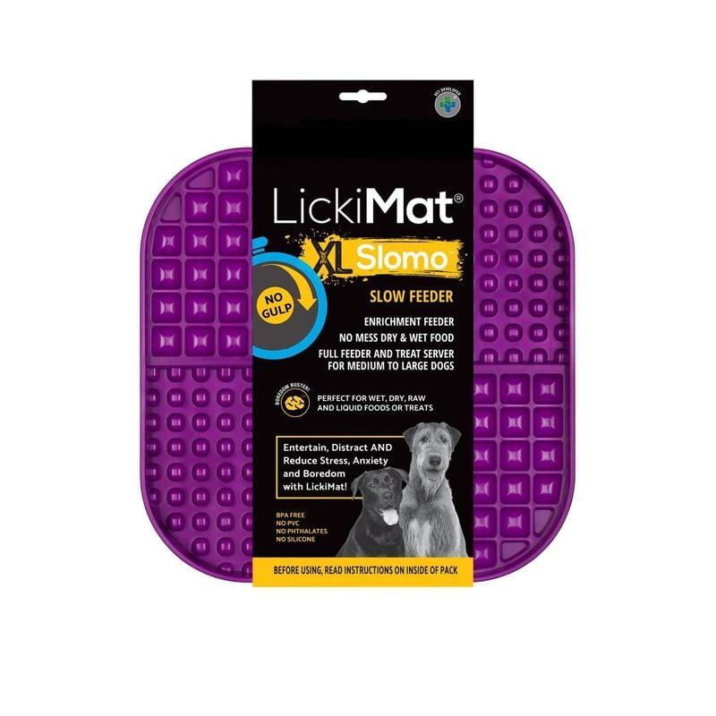 Tapis de léchage LickiMat Slomo XL extra-large avec quatre zones pour aliments variés, présenté sur 