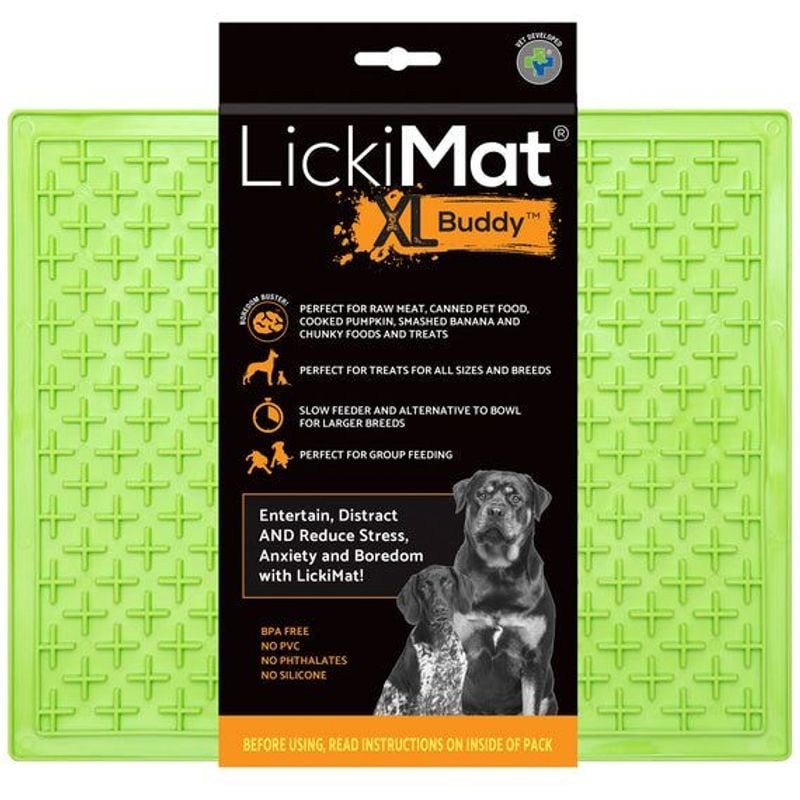 Gros plan sur la texture en labyrinthe croisé du LickiMat Buddy XL avec des rainures pour retenir le