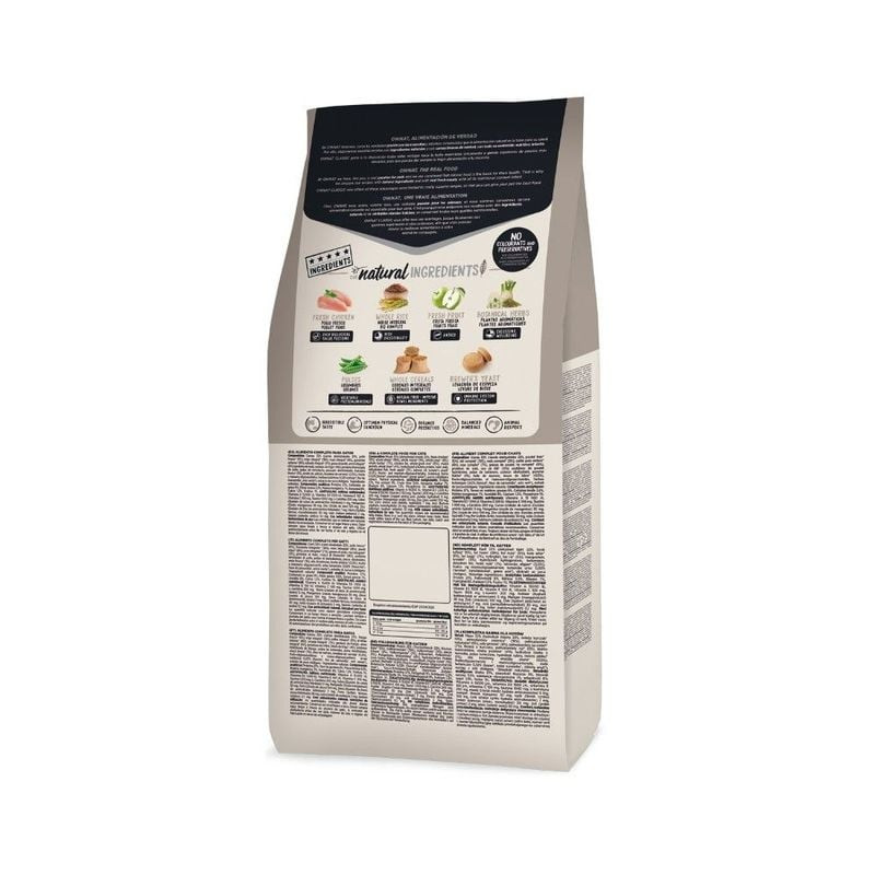 Packshot du sac de croquettes Ownat Classic Light, avec illustration d'un chat joueur et nom du prod