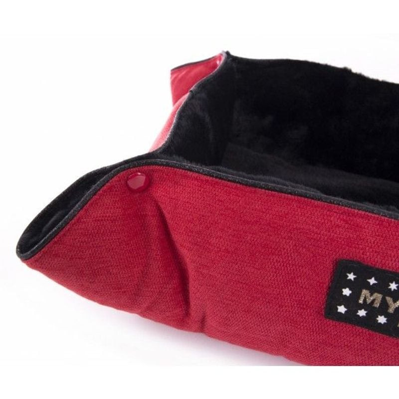 Gros plan sur le bord de La Corbeille Cosy Mystic Rouge T68, mettant en valeur la doublure intérieur