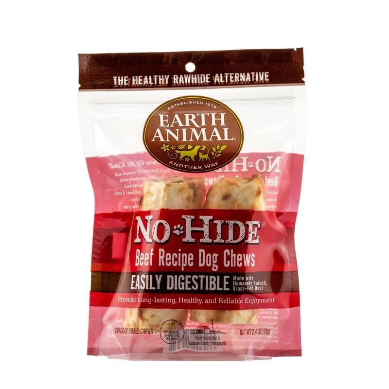 Gros plan sur les friandises pour chiens Earth Animal No Hide au bœuf montrant la texture torsadée e