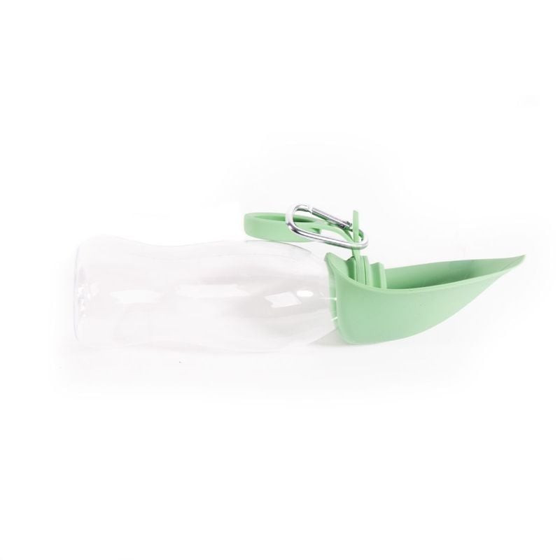Gourde Martin Sellier 1116447 en utilisation, bol silicone vert déployé du couvercle, corps transpar