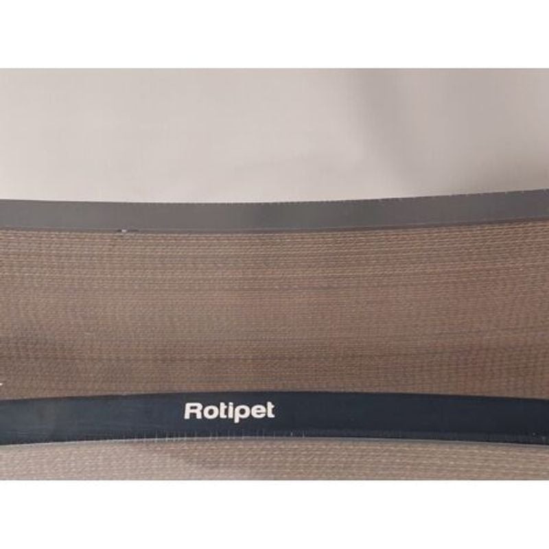 Gros plan sur le détail du grattoir Rotipet Lounge : surface de griffage en carton orange texturé, b