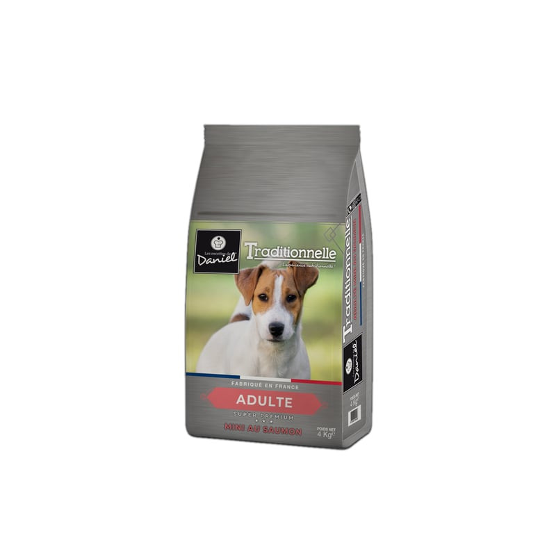 Vue avant du sac Les Recettes de Daniel Traditionnelle Mini Adulte au Saumon 4kg avec chiot Jack Rus