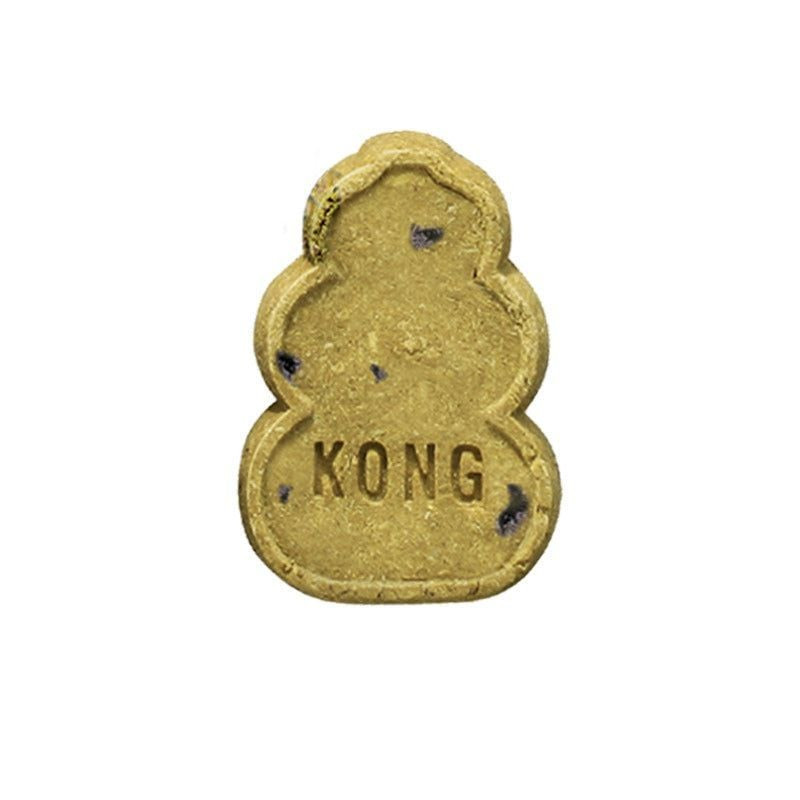 Gros plan sur un biscuit friandise KONG pour chiot en forme de cœur doré, avec empreinte 'KONG' et p