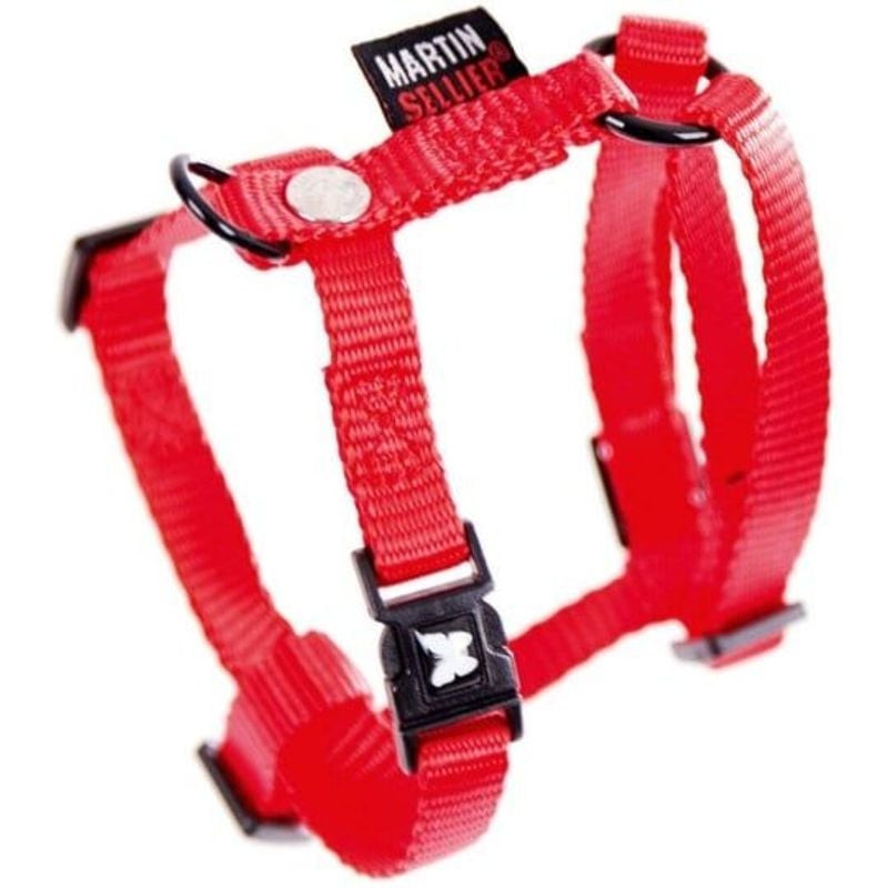 Gros plan sur le harnais nylon réglable Martin Sellier rouge avec boucle noire