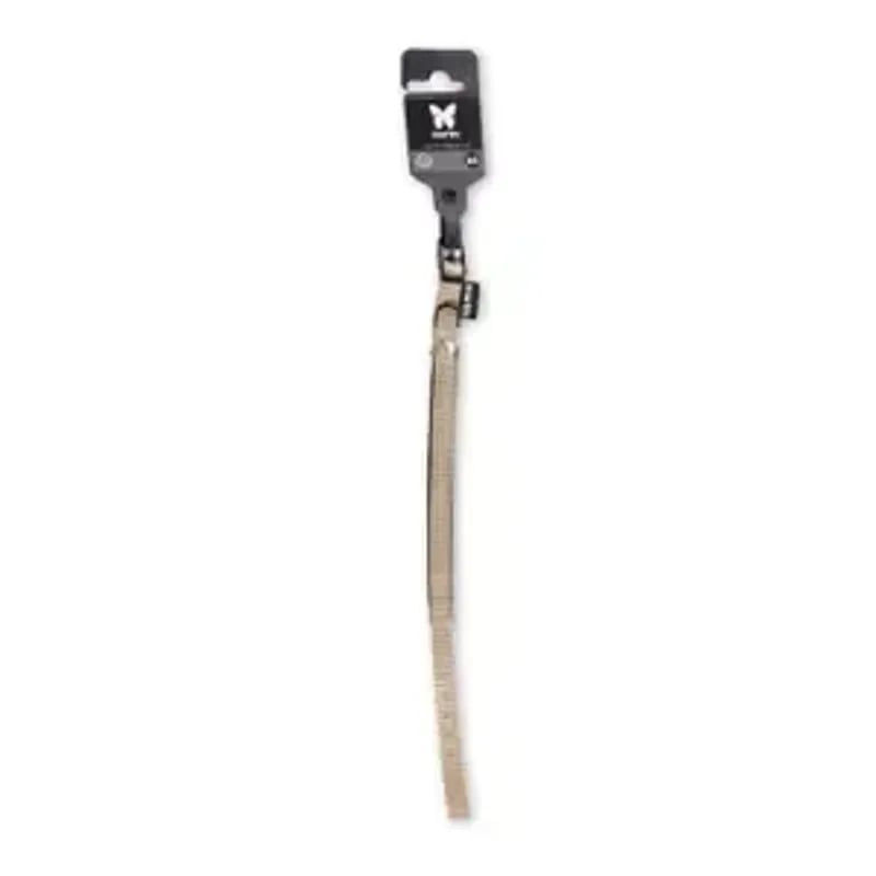 Collier Martin Sellier beige XS suspendu à un crochet de vente au détail, montrant longueur totale, 