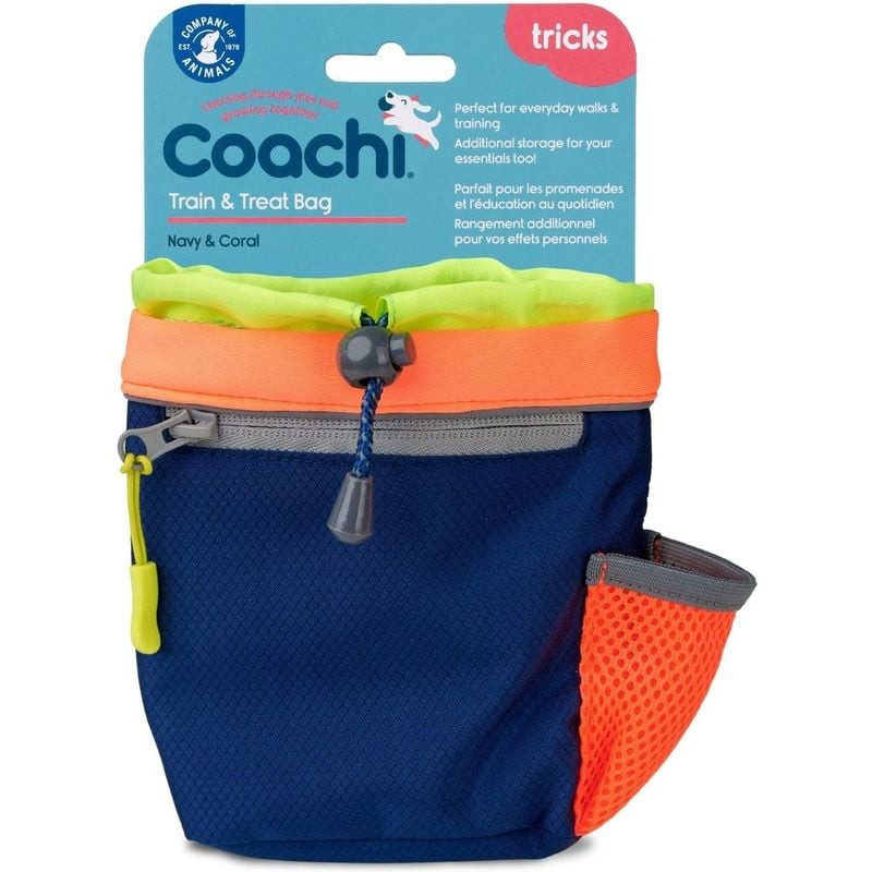Sac Coachi Train & Treat Marine & Corail sur carte d'emballage, vue avant montrant pochette marine a