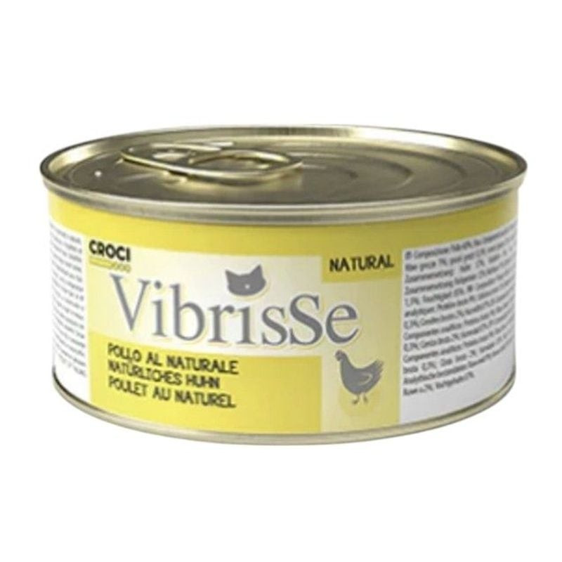 Gros plan sur la pâtée pour chat Vibrisse Natural au poulet, montrant la texture de poulet effiloché