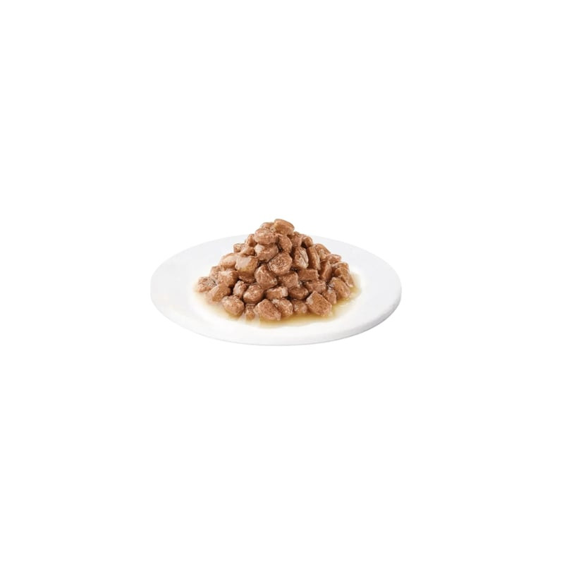 Versement de la pâtée Advance 1918170 pour chat dans un bol, montrant les morceaux en sauce.