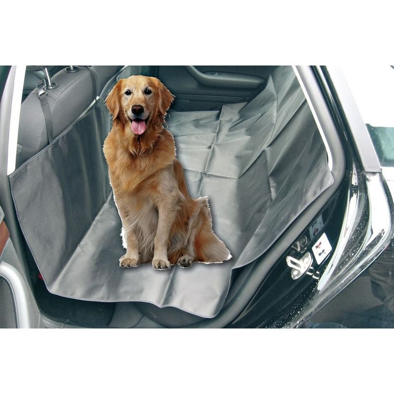 Housse de protection Hery installée dans une voiture, protégeant la banquette arrière des griffes et