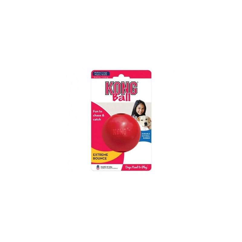 Gros plan de la balle KONG Ball M, jouet pour chien en caoutchouc, sur fond clair, mettant en valeur