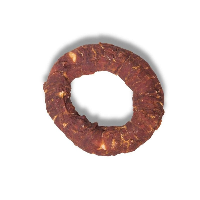 Anneau de jeu canard Vadigran enrobé de filet de canard sur fond blanc, friandise à mâcher interacti